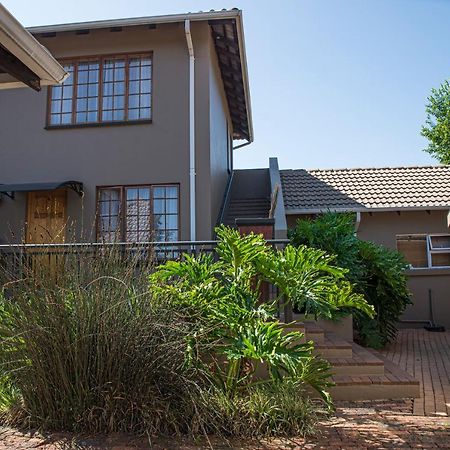 Ruth Avenue Guest House Edenvale Exteriör bild