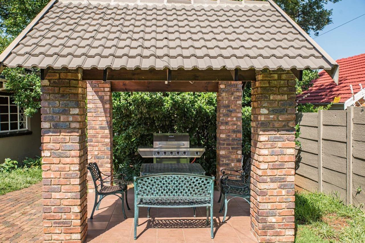 Ruth Avenue Guest House Edenvale Exteriör bild