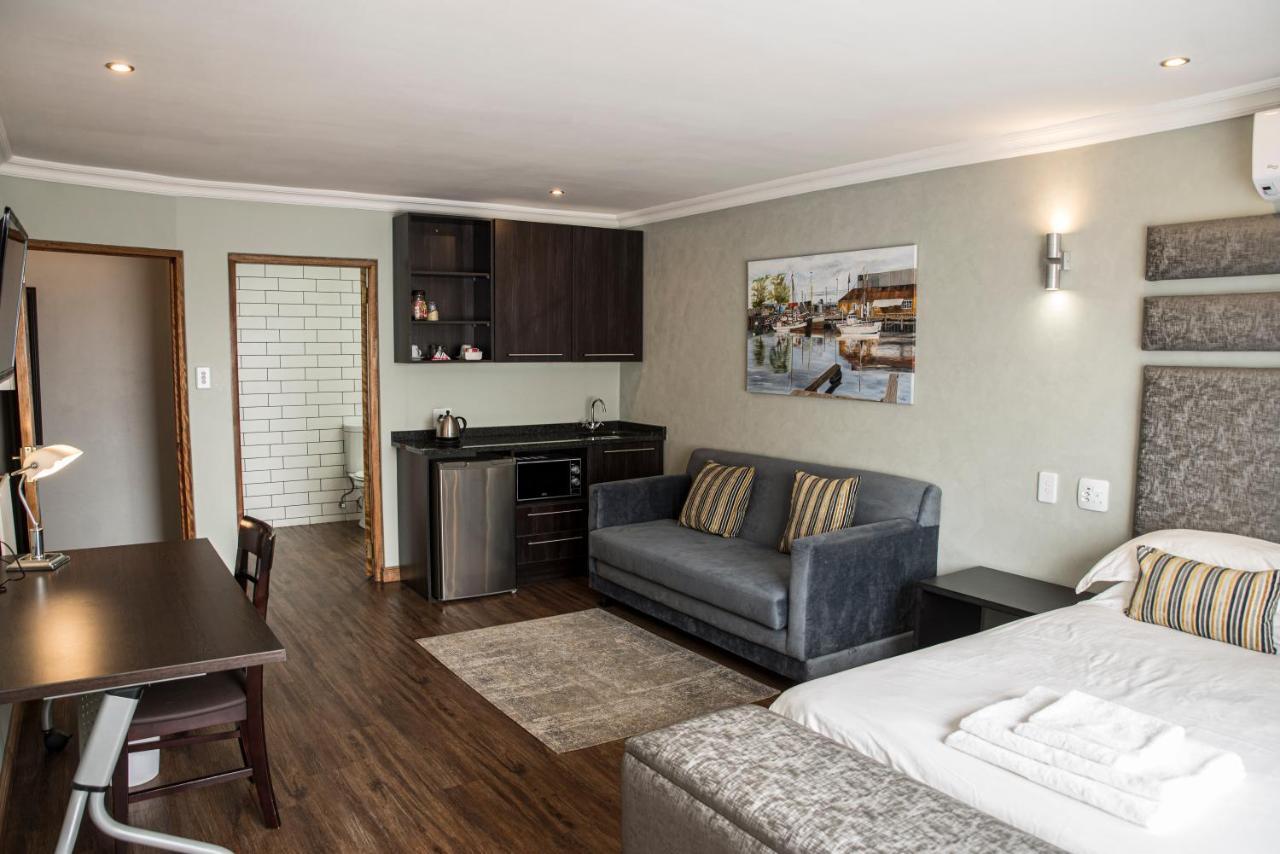 Ruth Avenue Guest House Edenvale Exteriör bild